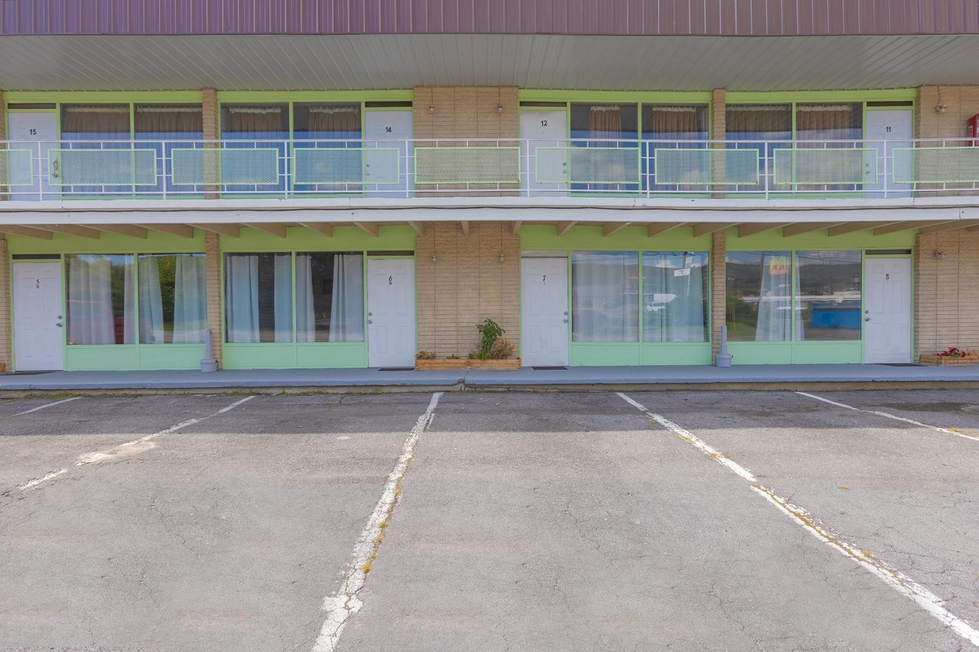 Sonrise Inn Lincoln Hwy By Oyo Breezewood Exteriör bild