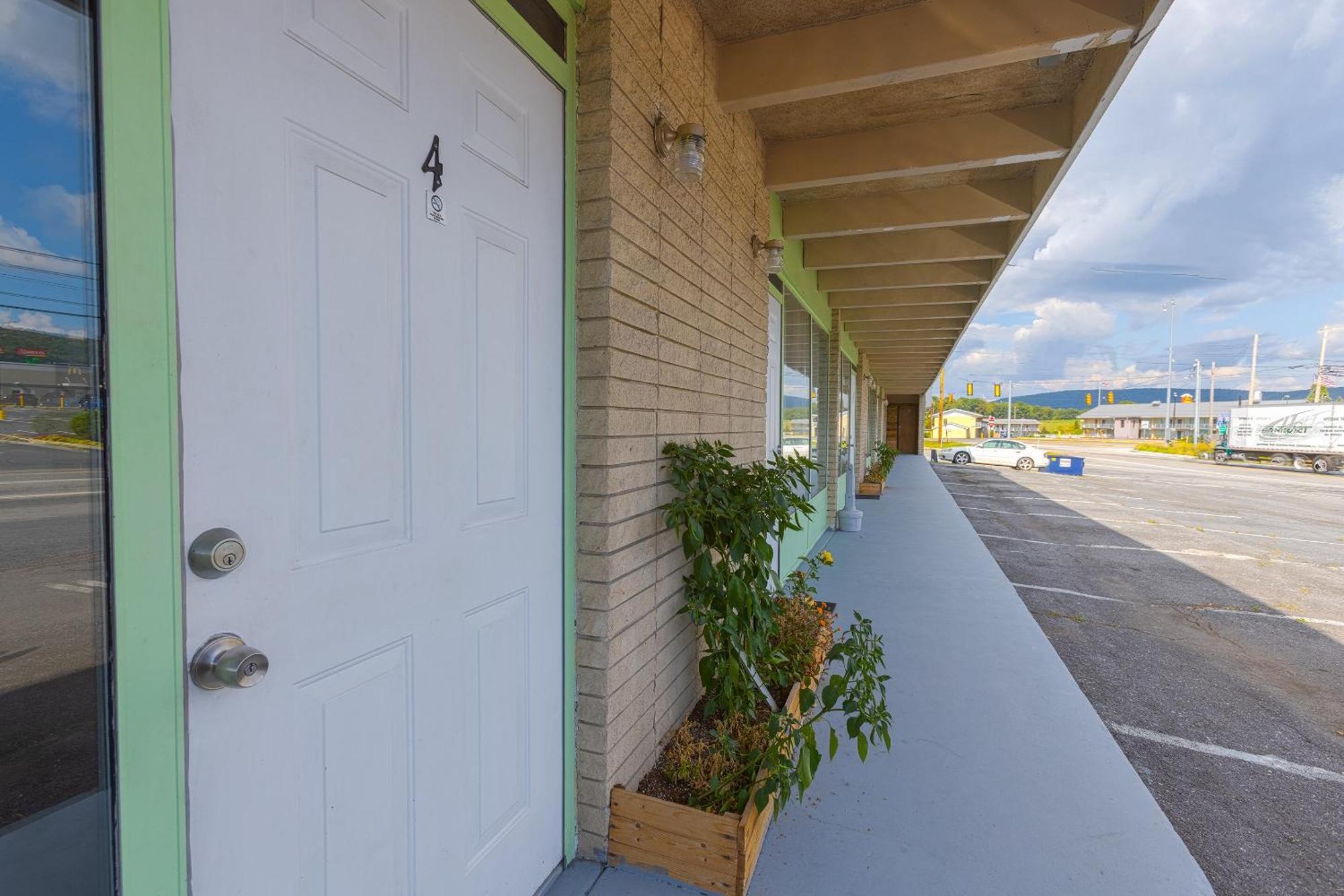 Sonrise Inn Lincoln Hwy By Oyo Breezewood Exteriör bild