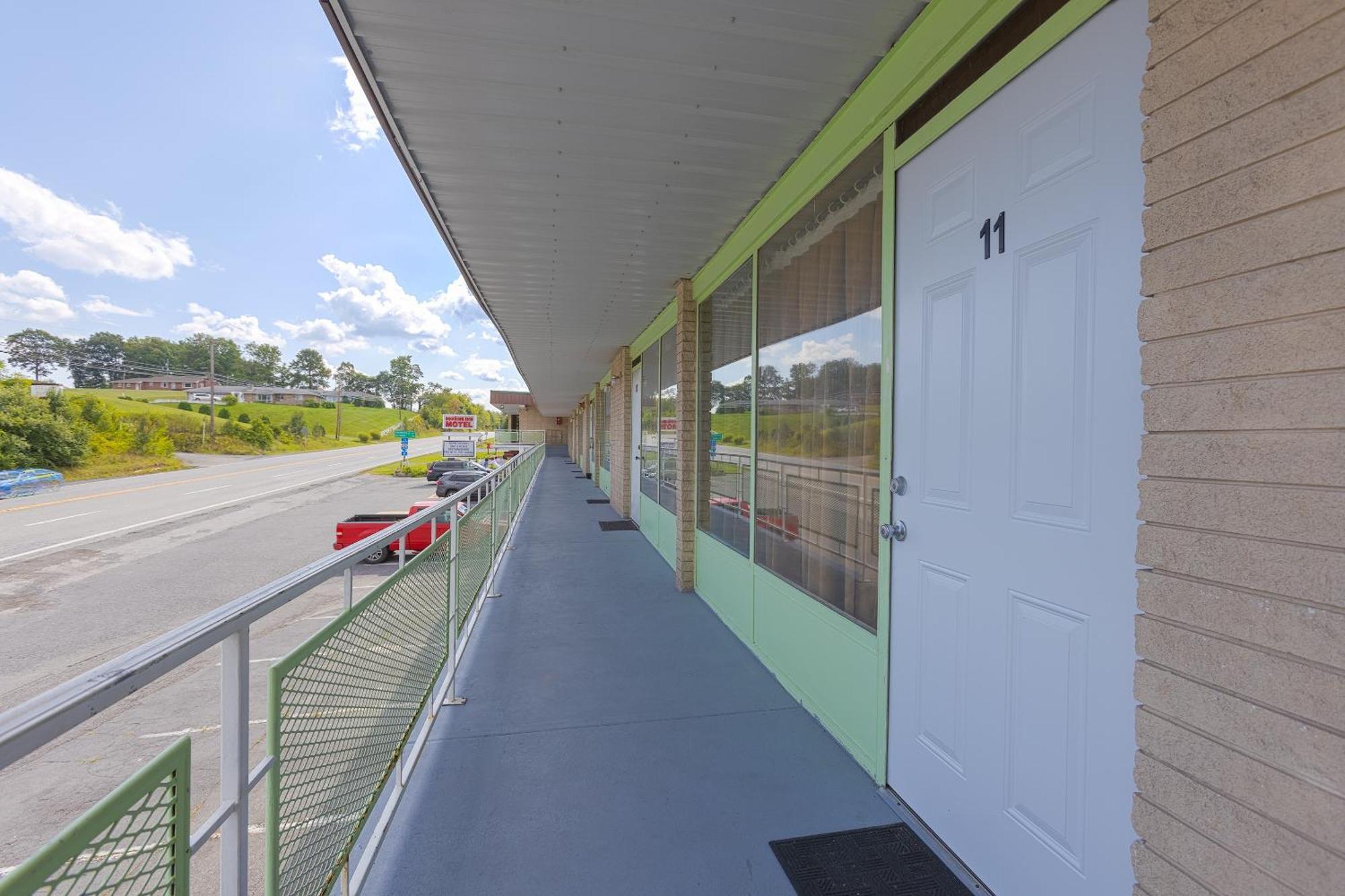 Sonrise Inn Lincoln Hwy By Oyo Breezewood Exteriör bild