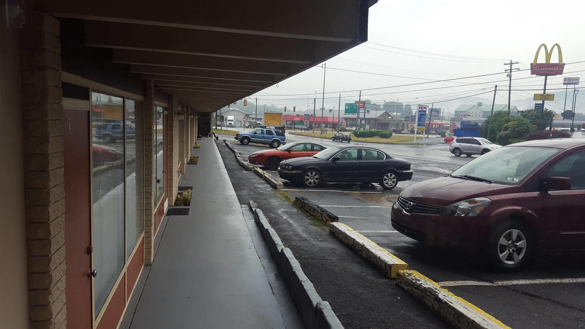 Sonrise Inn Lincoln Hwy By Oyo Breezewood Exteriör bild