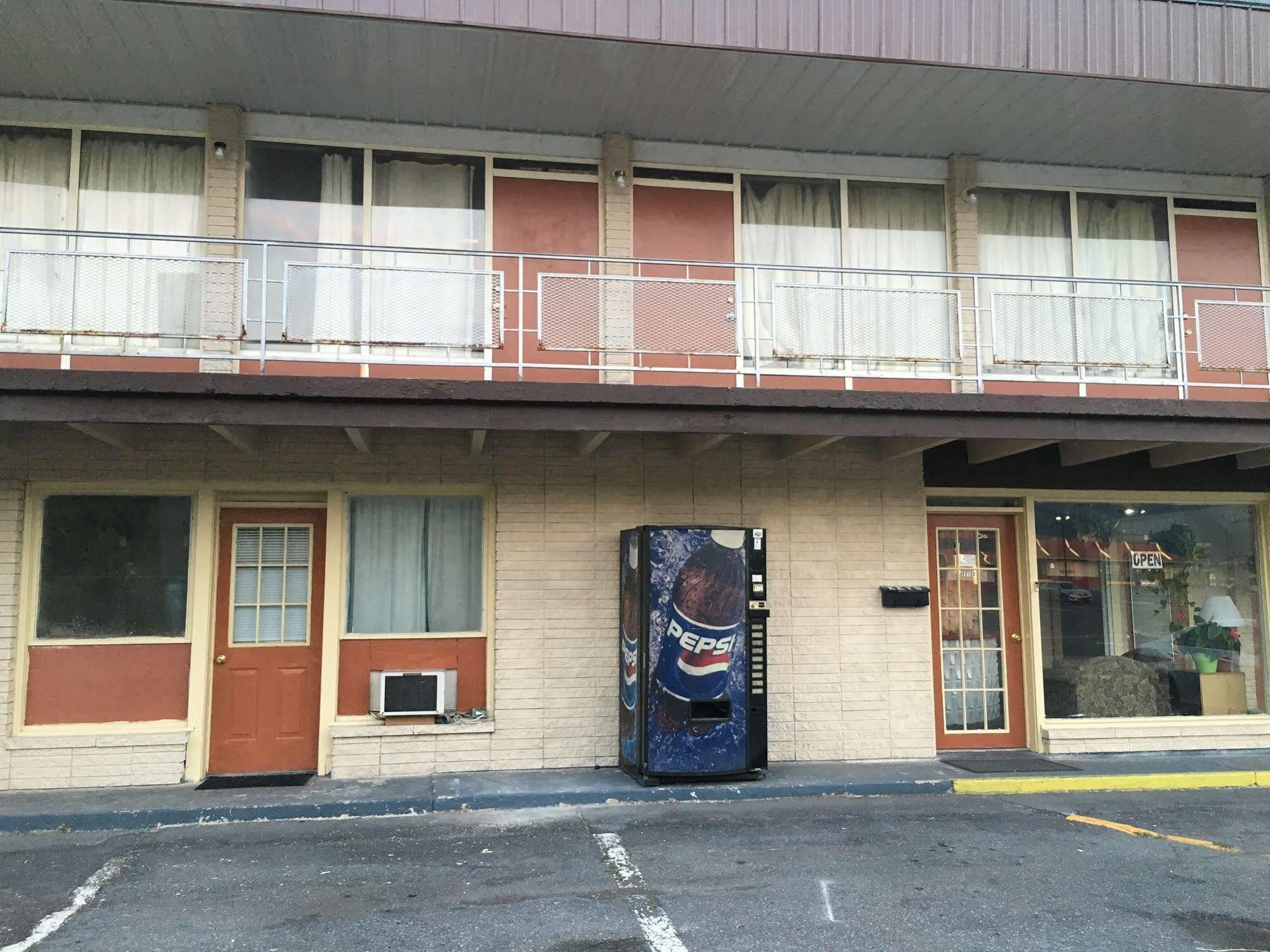 Sonrise Inn Lincoln Hwy By Oyo Breezewood Exteriör bild